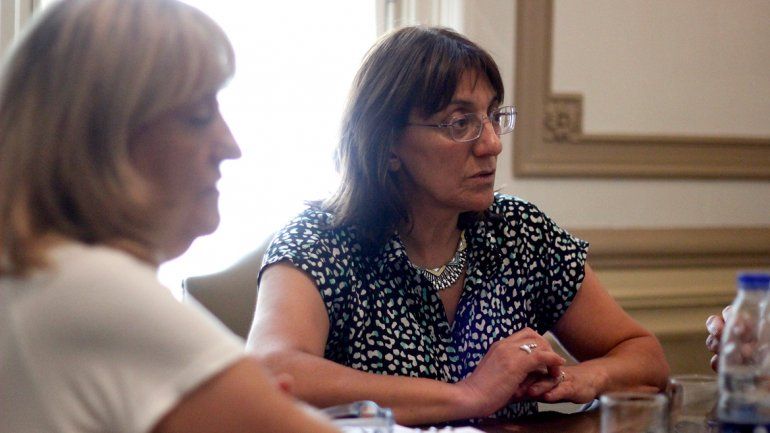 La ministra Silva dijo que los descuentos quedarán en suspenso.