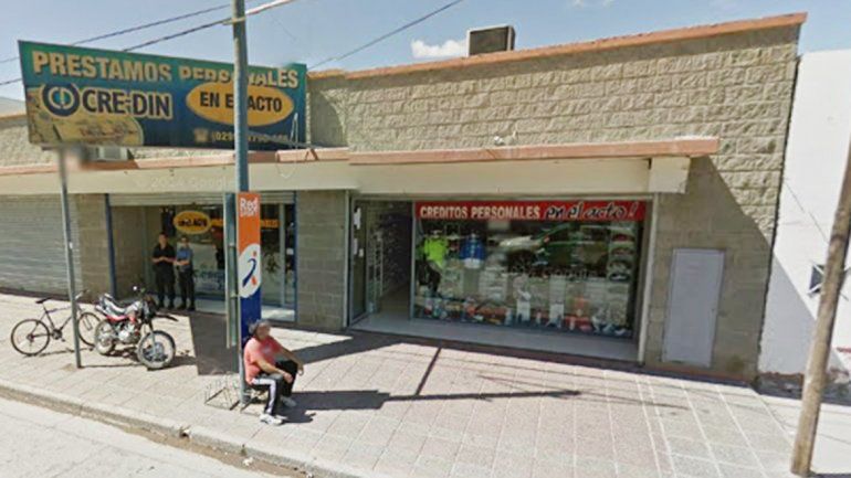 Los boqueteros entraron a robar a un comercio deportivo de calle Esquiú.