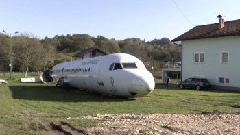 compro un avion para hacer una disco en su casa