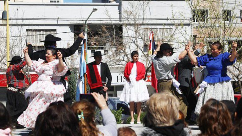 Buscan la reglamentaci&oacute;n e implementaci&oacute;n de la Ley de Folklore en las escuelas 