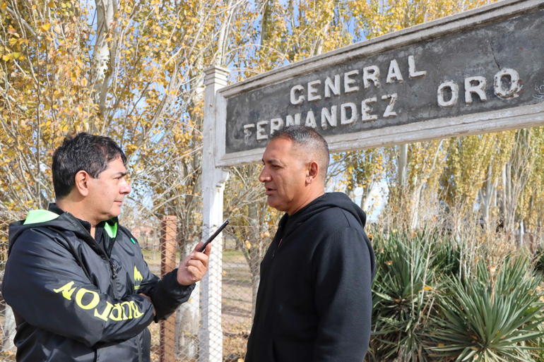 Miguel y El Chala, recrearon uno de los tantos reportajes que protagonizaron juntos.