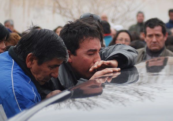 Multitudinaria despedida al obrero municipal asesinado