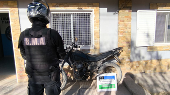 La Policía busca una moto robada en Allen.