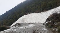 se produjo una avalancha en una ruta cerca del lago huechulafquen