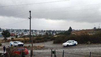 balearon una vivienda en una toma de bariloche