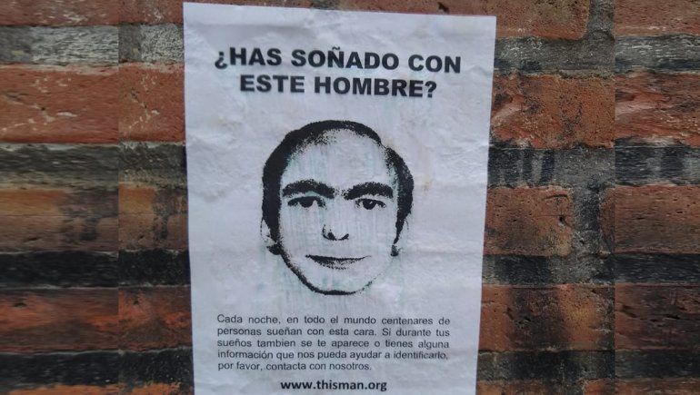 Un misterioso cartel pegado en pleno centro capturó la atención de los cipoleños