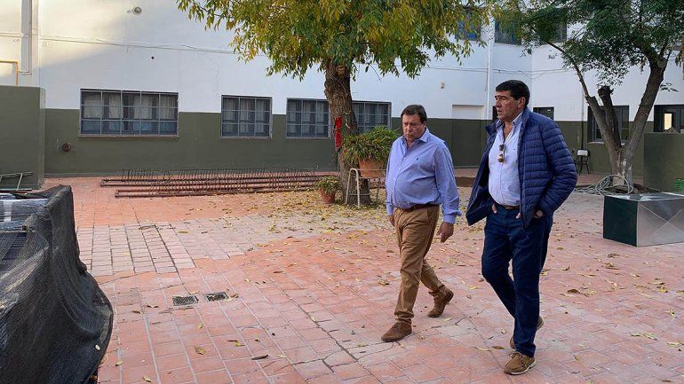 Weretilneck y Di Tella recorrieron importantes obras escolares
