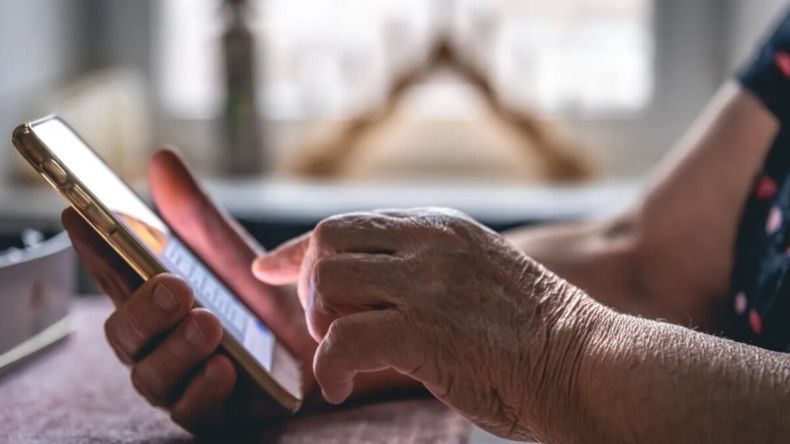 La estafaron y le vaciaron la cuenta bancaria, pero la Justicia la declaró responsable | LMCipolletti.com La estafaron y le vaciaron la cuenta bancaria, pero la Justicia la declaró responsable