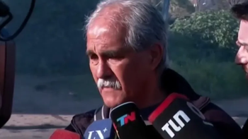 El abuelo de dos de las víctimas fatales confirmó el hallazgo a la prensa.