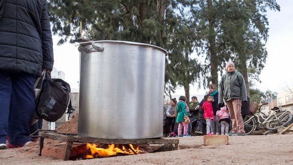 Movimientos sociales realizaron una olla popular en el centro
