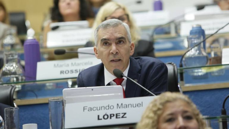 El legislador Facundo L&oacute;pez apunt&oacute; a La Libertad Avanza y el Peronismo por el estado de la Ruta 22.