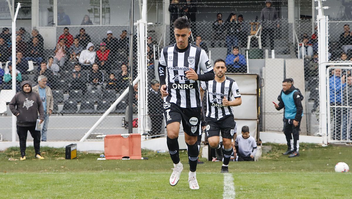 Ezequiel Ávila, mediocampista de Cipolletti.