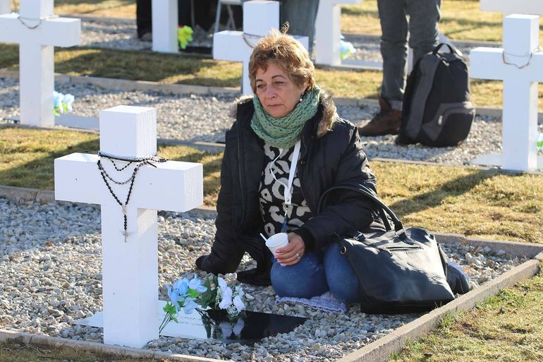 Padres de soldados caídos reclaman al Gobierno viajar a las Malvinas
