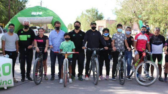 El programa movernos se realizó en Yaminué, Treneta y Ramos Mexía.