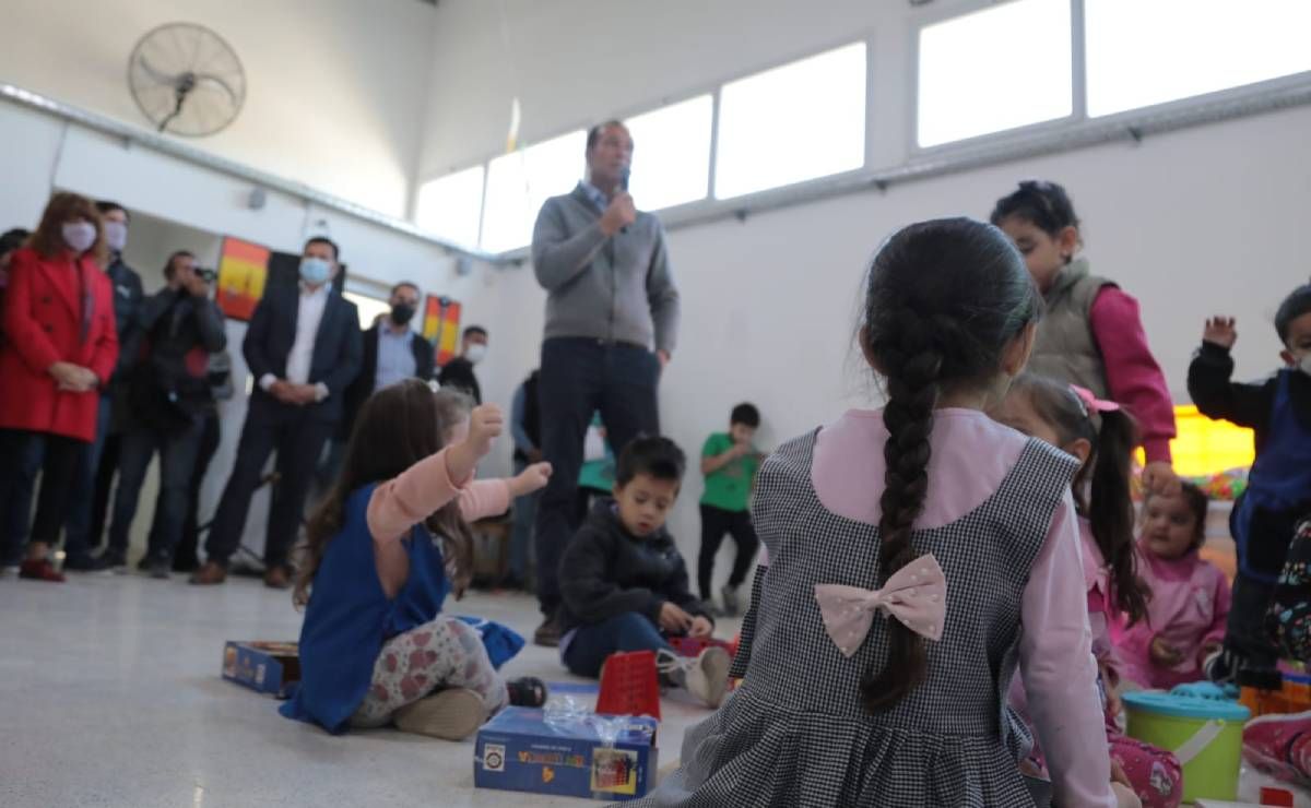 El barbijo dejó de ser obligatorio en las escuelas de Neuquén