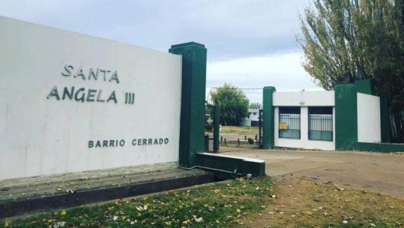 Terrible asalto en barrio privado: cinco ladrones maniataron a familia
