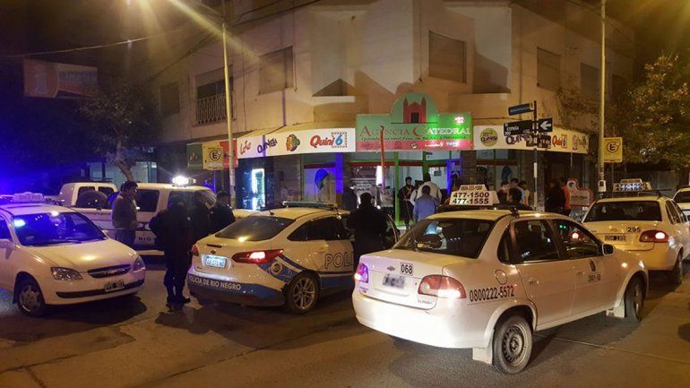 Asaltaron a taxista y fueron atrapados luego de una persecución en pleno centro