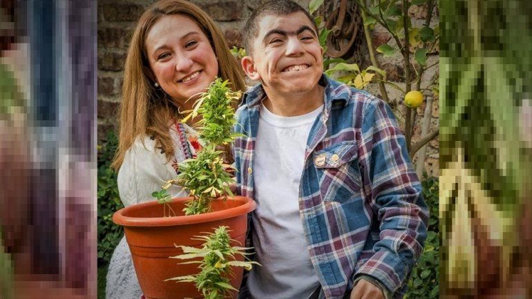 Fernanda Canut y su hijo cultivan Cannabis medicinal. 