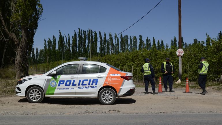 El municipio desalojo un loteo en zona no urbanizable.