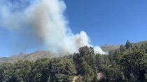 maxima alerta: un incendio de magnitud se desato en el parque nacional lanin