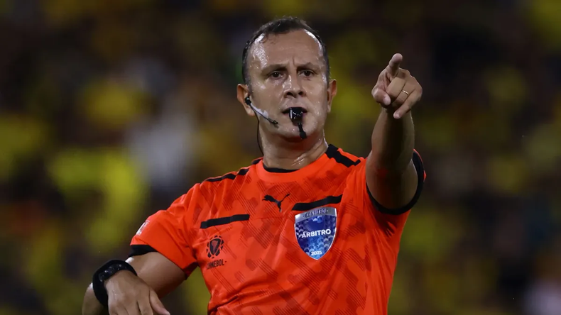 Darío Herrera fue señalado tras obviar una expulsión.