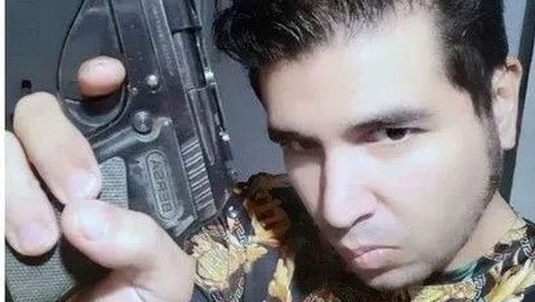 Ataque a CFK: las fotos que complican a Sabag Montiel y a su novia