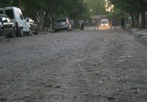 Un estudiante en terapia intensiva tras ser atacado con una tumbera