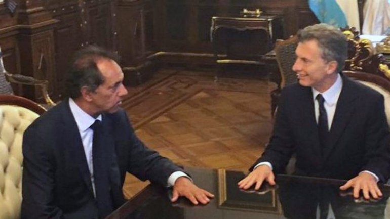 Mauricio Macri y Daniel Scioli en la Casa Rosada.