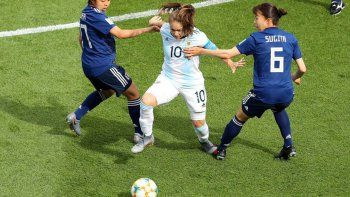 el lujo de la crack de la seleccion estefania banini que se hizo viral