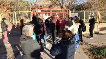 ¿que paso? escuela cerrada, violencia y denuncias cruzadas por una supuesta arma