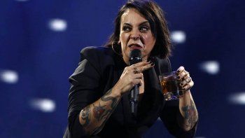 escandalo en vina: el publico echo del escenario a una comediante escandalo en vina: el publico echo del escenario a una comediante