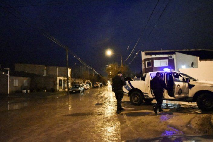 Armados entraron a una casa y dejaron a una mujer maniatada&nbsp;