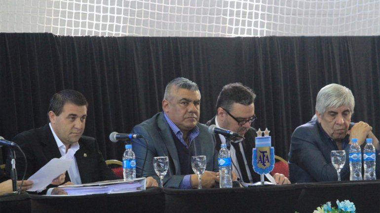 Claudio Tapia encabezó una reunión clave para el futuro del ascenso.&nbsp;