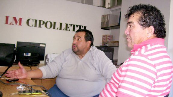 El servicio de taxis será a partir de hoy un poco más caro. Los usuarios tendrán que hacer cuentas para estirar el billete y bancarse la mala onda.