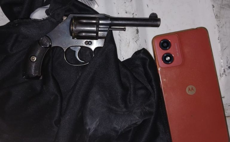 El procedimiento policial deriv&oacute; en el hallazgo de armas de distinto calibre.&nbsp;