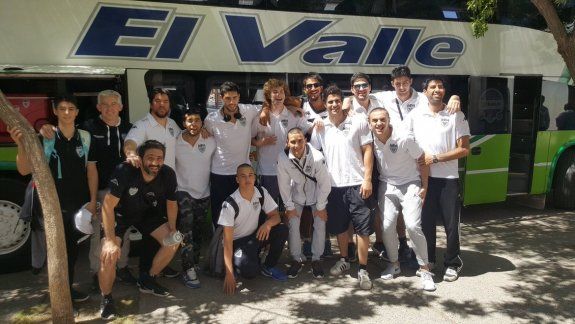 El líder patagónico se fue a Madryn. La partida fue un festejo generalizado.