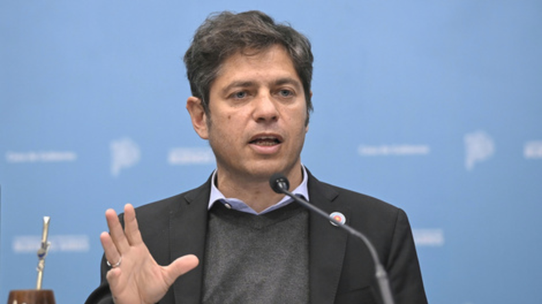 La respuesta de Kicillof al presidente: Milei se disfraza con el mameluco de YPF, pero nunca la defendió | LMCipolletti.com La respuesta de Kicillof al presidente: Milei se disfraza con el mameluco de YPF, pero nunca la defendió