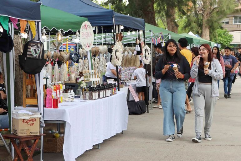 La Feria de la Economía Popular es un clásico en Cipolletti, este finde con opciones de lugares.