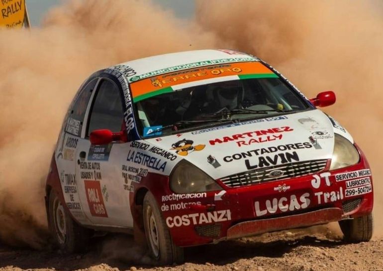 Martínez en acción en el rally. Un apasionado que va por el título que tanto añora.