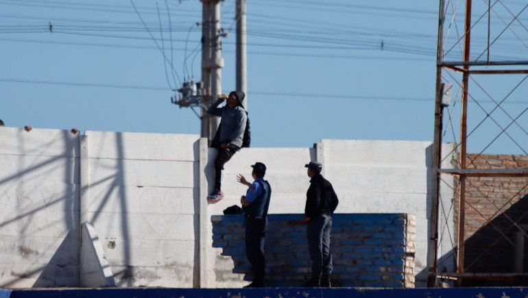 En un partido sin público, los hinchas casi suspenden Cipo-Madryn