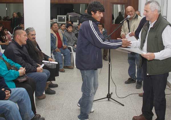 Cáritas entregó diplomas por capacitación en oficios