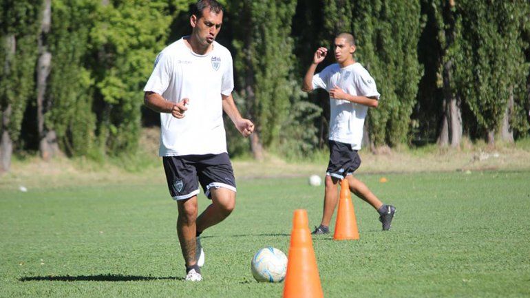 Farías lleva un gol en Cipo. Ante Gimnasia quiere gritar más.