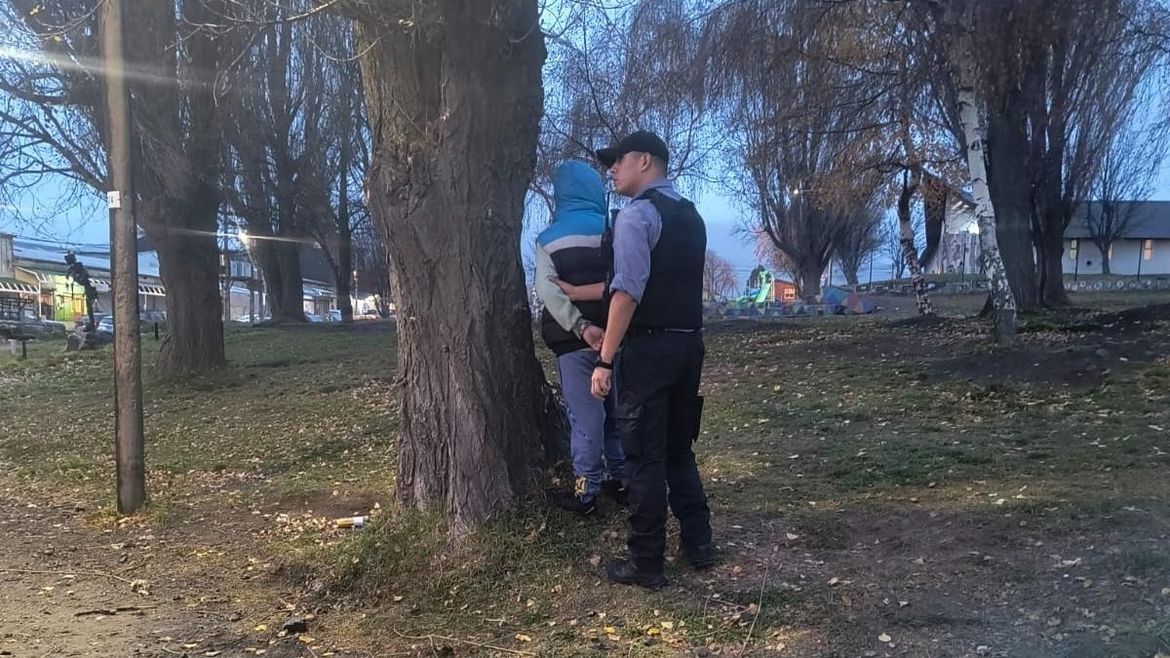 La intervención se produjo alrededor de las 18.15 horas por efectivos de la Comisaría 28. Foto: Gentileza. | LMCipolletti.com La intervención se produjo alrededor de las 18.15 horas por efectivos de la Comisaría 28. Foto: Gentileza.