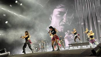 Lali cerró su gira nacional en la Fiesta Nacional de la Manzana. Lali cerró su gira nacional en la Fiesta Nacional de la Manzana.