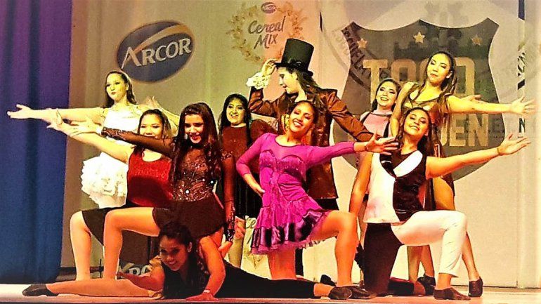Las bailarinas cipoleñas que quieren romperla en la Fiesta de la Confluencia