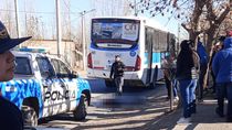 un hombre alcoholizado se tropezo y murio atropellado por un colectivo
