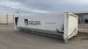 Se colocan dos contenedores tipo roll off de 24 metros y otros dos de 6 metros de extensión.