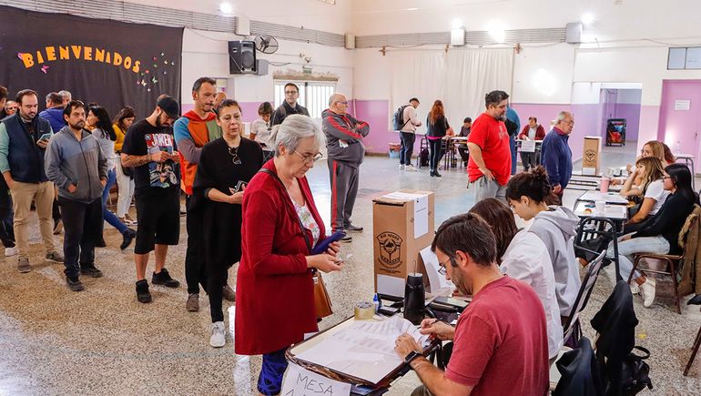 Pasado el mediodía, en Cipolletti votó más del 30% del padrón