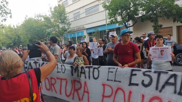 Multitudinaria marcha en Cipolletti para pedir justicia por Jorge Gatica