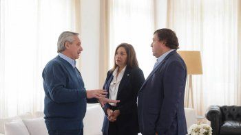 el presidente recibio a arabela carreras y alberto weretilneck